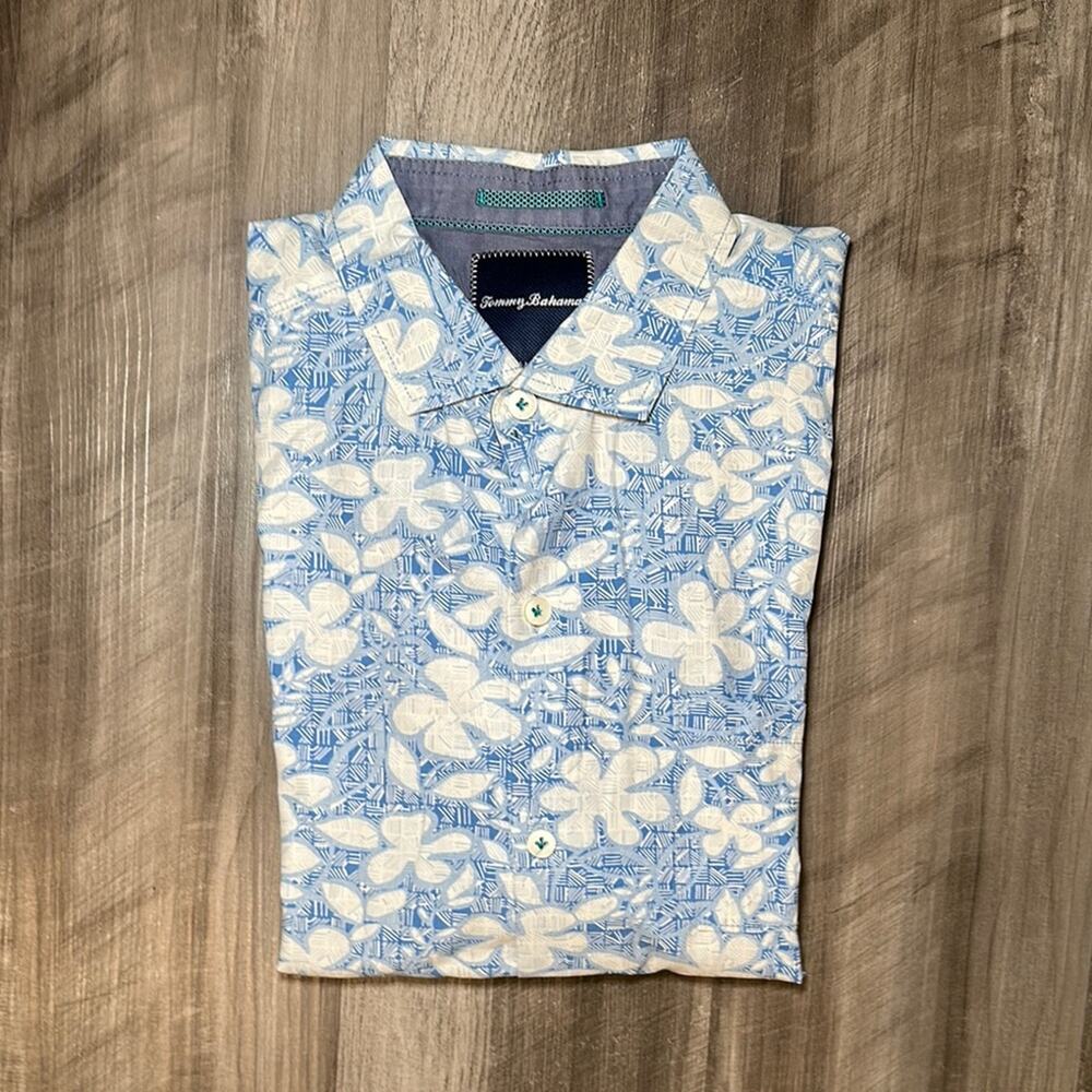 Tommy Bahama Hawaiian Floral Silk Blend Short Sleeve Button Down - Medium